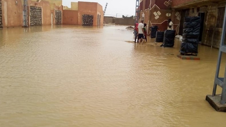 مياه الأودية تحاصر سكان عين قزام بتمنراست