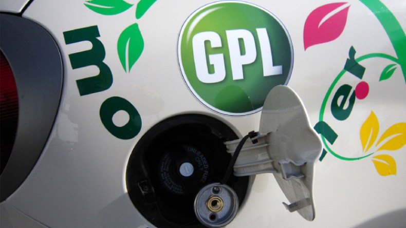 ناقلو البويرة يستفيدون من تركيب قارورات الغاز بالتقسيط