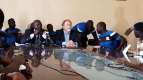 استدعاء 20 لاعبا غامبيا لِمواجهة الجزائر