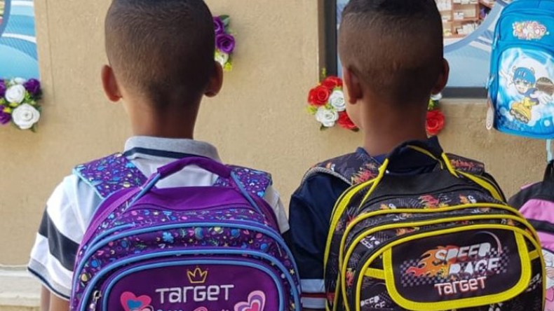 توزيع 2400 محفظة مدرسية بولاية غرداية