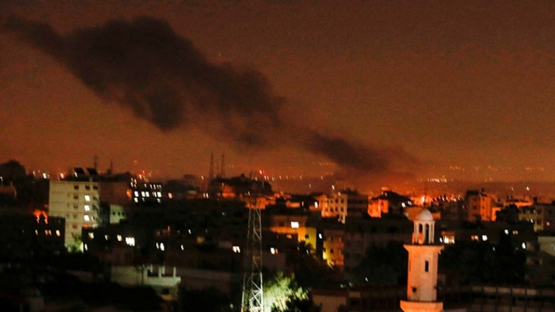 غارات إسرائيلية تستهدف قطاع غزة (فيديو)