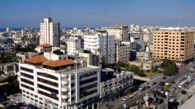 قطر تدفع رواتب موظفي غزة