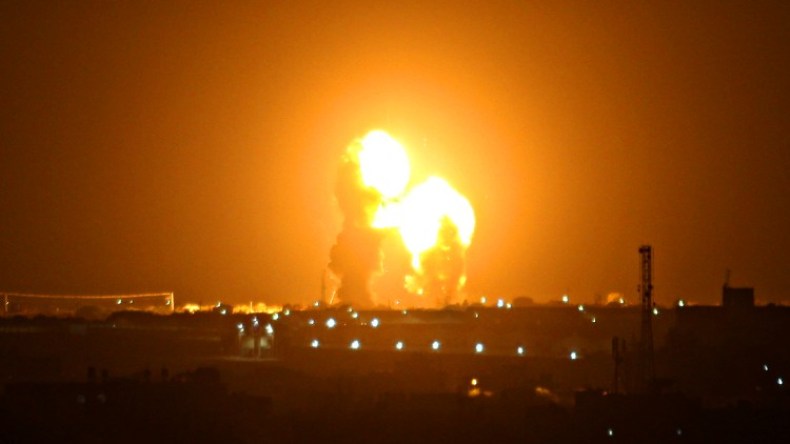 غارات إسرائيلية على مواقع لحماس في غزة