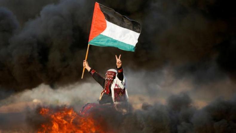 دموع وألم في وداع شهداء غزة