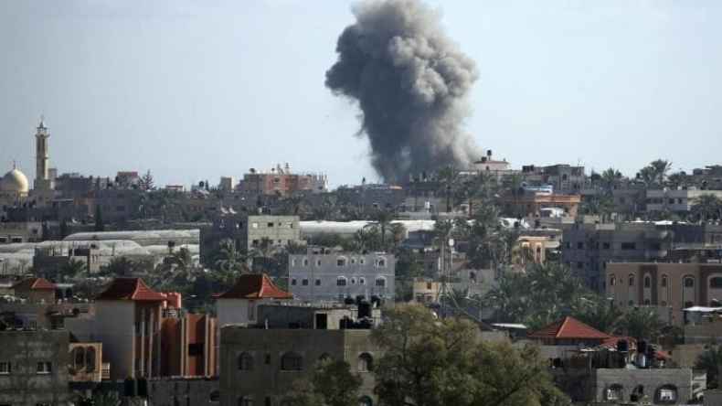 فلسطينيون يطلقون الصواريخ والاحتلال يقصف القطاع