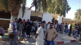 مئات الشباب العاطل تائهون بشوارع غليزان