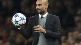 غوارديولا يغير سياسته “التعاقدية” بسبب محرز