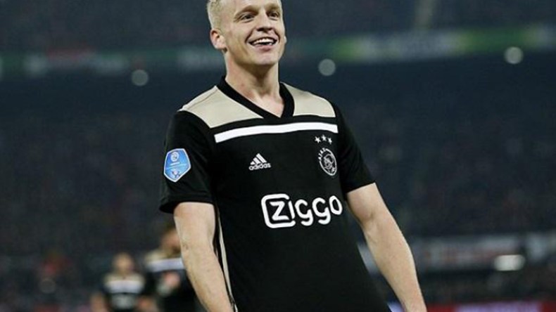 فان دي بيك يصدم الريال ويلمح لاستمراره مع أياكس