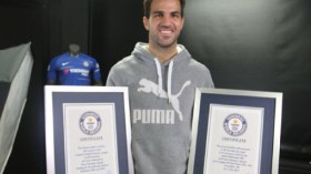 فابريجاس يدخل موسوعة “جينس” للأرقام القياسية