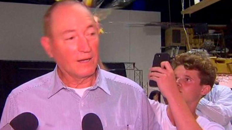 “فتى البيض” يقدم تبرعات وصلته لضحايا مذبحة نيوزيلندا