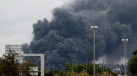 حريق كبير في مصنع كيميائي شمال فرنسا