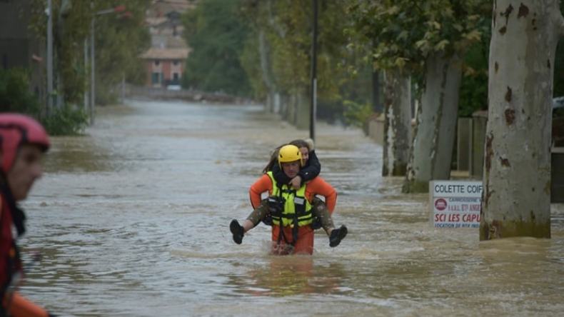 السيول تقتل سبعة أشخاص في فرنسا