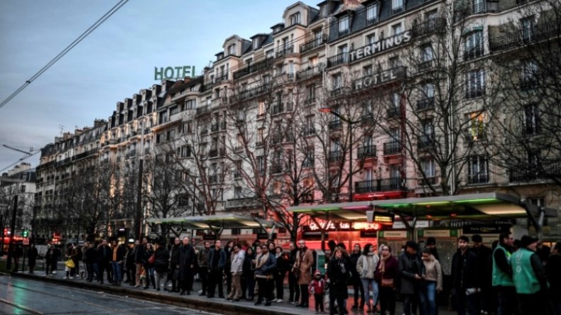 فرنسا: 15 يوماً من التظاهرات ضد تعديل نظام التقاعد