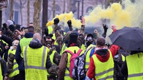 السلطات الفرنسية تحقق في وجود حسابات إلكترونية مزيفة