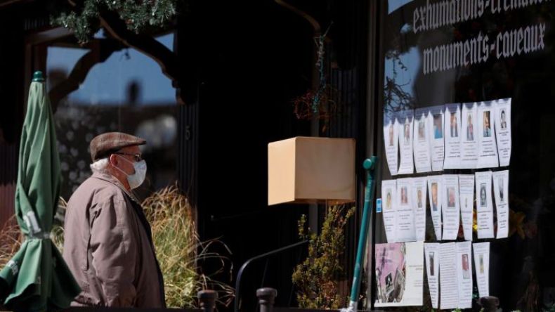 وفيات كورونا في فرنسا ترتفع إلى نحو 18 ألفاً