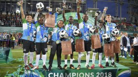 “فريق شامبانزي” يُتوج بطلا لـ”كرة القدم من أجل الصداقة”