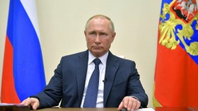 بوتين يعلن شهر أفريل عطلة مدفوعة الأجر