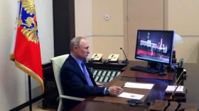 بوتين يعقد اجتماعاً عبر دائرة تلفزيونية