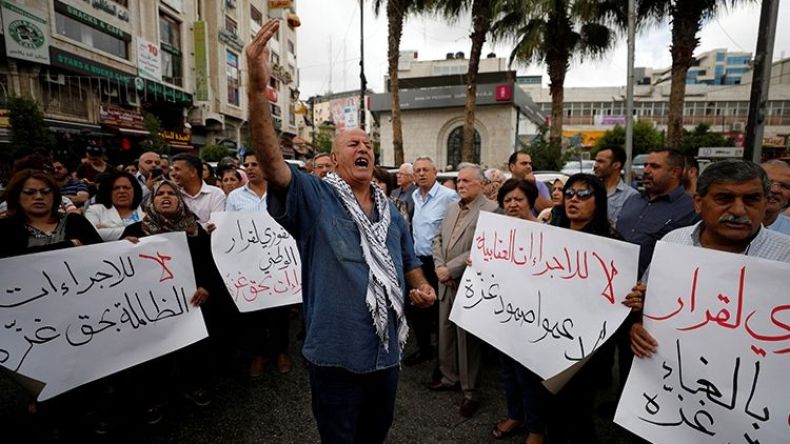 الرئاسة الفلسطينية تمنع المظاهرات في الضفة