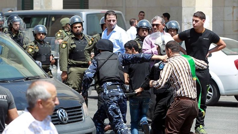 السلطة الفلسطينية تعتقل العشرات من حماس