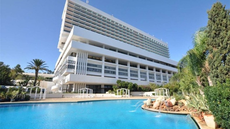 أوامر بتحسين استقبال الجزائريين في الفنادق لوقف هروبهم نحو تونس وتركيا!