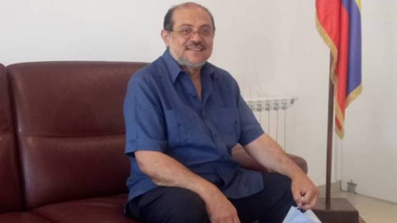 بسبب نزوات ترامب يودون تحطيم بلد وتجويع شعبه والإتيان بدمية يتحكمون بها