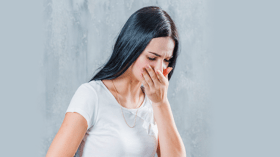 هل تشعرين بوجود مذاق معدني في فمك؟