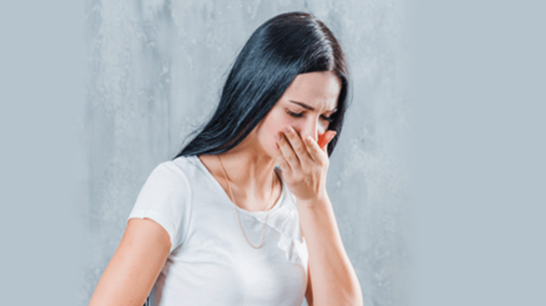 هل تشعرين بوجود مذاق معدني في فمك؟