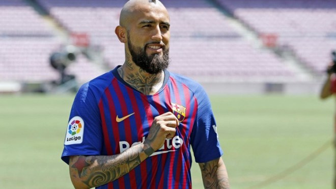 فيدال: أريد التتويج برابطة أبطال أوروبا 3 مرات مع برشلونة