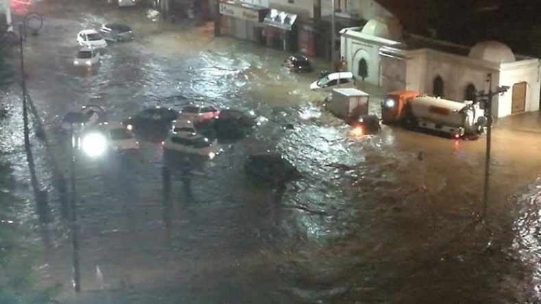 فوضى العمران وتنصل المسؤولين وغياب المراقبة.. وراء الفيضانات