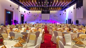 قاعات حفلات تشدد إجراءات الوقاية و”تحجز” الهواتف النقالة