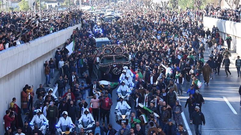 جنائز شعبية لقيادات وشخصيات خطفت تضامن الجزائريين
