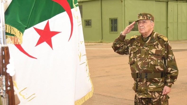 قايد صالح: التحلي الدائم بالحيطة والحذر ضمان لسلامة الحدود وأمن البلاد