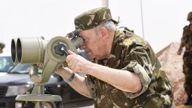 قايد صالح: “عليكم ببذل المزيد من الجهود والحفاظ على الجاهزية”