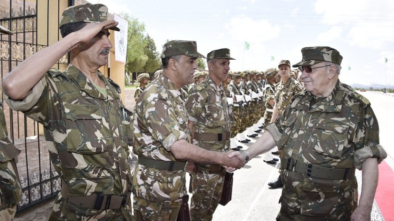 قايد صالح: طموحات تحديث الجيش غير محدودة