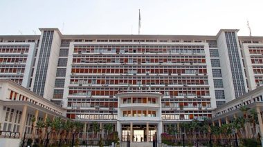 Le président Bouteflika écarte quatre ministres