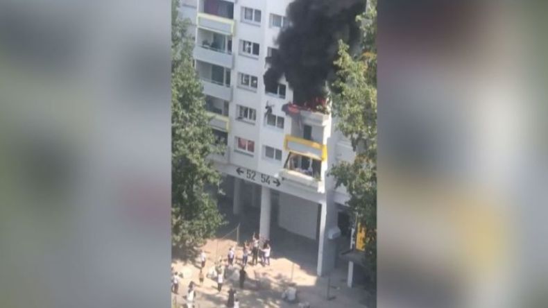 فيديو يحبس الأنفاس لطفلين قفزا هرباً من النيران