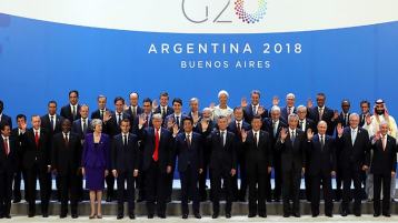 قمة العشرين: هذا يحفر لهذا!