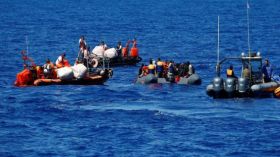 إنقاذ 40 مهاجرا من قوارب الموت بين فرنسا وبريطانيا
