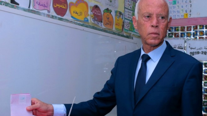 قيس سعيد يوقف حملته للانتخابات لدواع أخلاقية