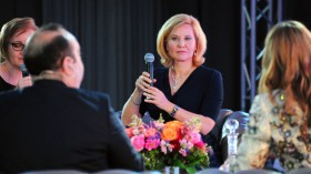 نجمة برنامج داخل المطبخ الأمريكي على cbc بنة