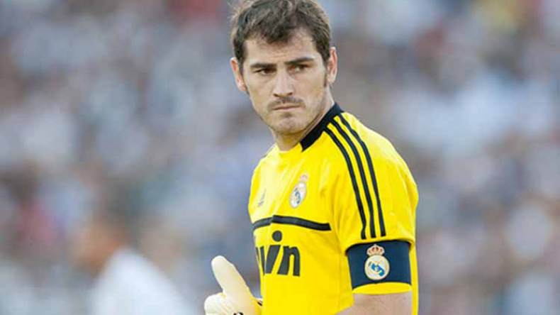 كاسياس: بوفون وتشيك آخر الحراس الكبار في العالم