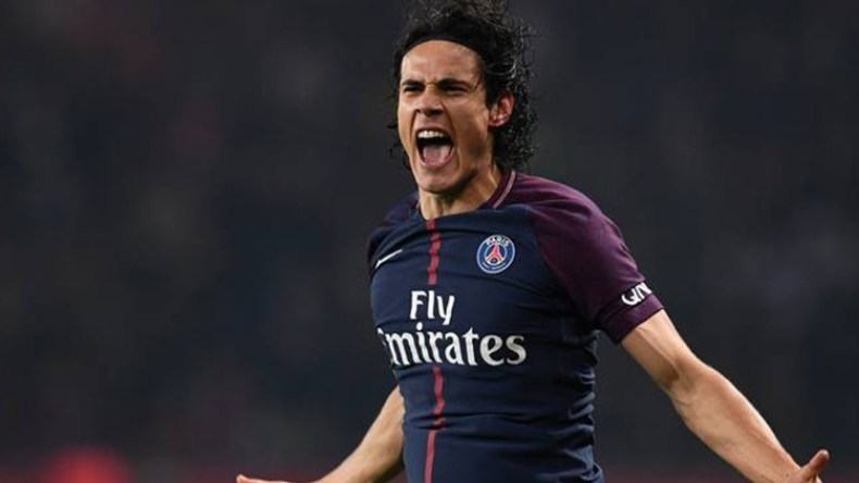 كافاني يغلق الباب في وجه أندية الدوري الإيطالي