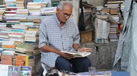 زبائنية في نشر الكتاب!