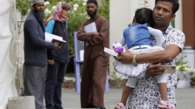 الآلاف يستذكرون ضحايا مجزرة كرايستشيرش (صور)