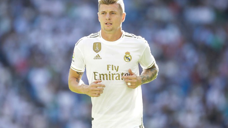 ريال مدريد مهدد بفقدان كروس أمام برشلونة