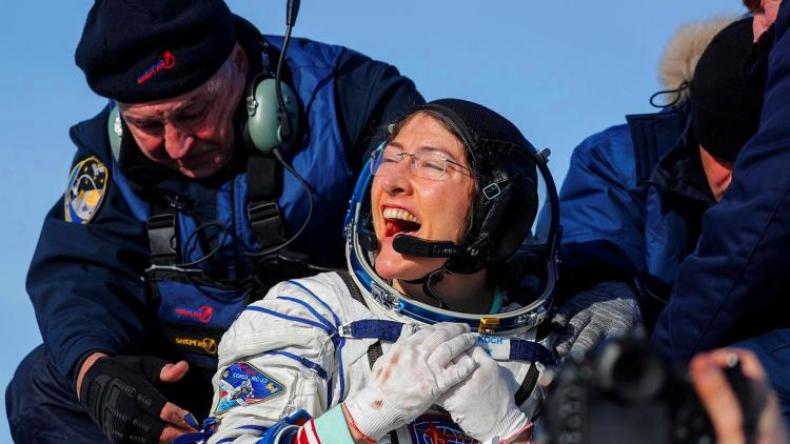 شاهد.. رائدة الفضاء الأمريكية كريستينا كوك تعود للأرض