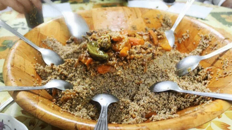 “طعام الحموم”.. كسكس برائحة “كريهة” يتربع على عرش موائد السّحور!