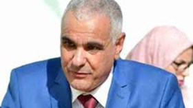 الوالي يوقف طبيبا وممرضا تغيبا عن عملهما وأغلقا قاعة للعلاج بمنطقة نائية في البليدة