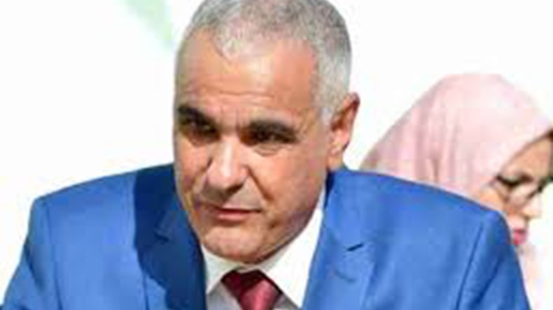 الوالي يوقف طبيبا وممرضا تغيبا عن عملهما وأغلقا قاعة للعلاج بمنطقة نائية في البليدة